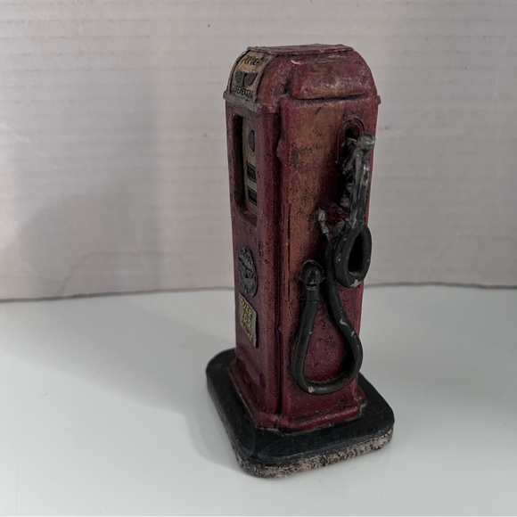 Antique-Style Gas Pump (Red) Resin Piece, by Popular Imports, Inc. - Picture 5 of 9